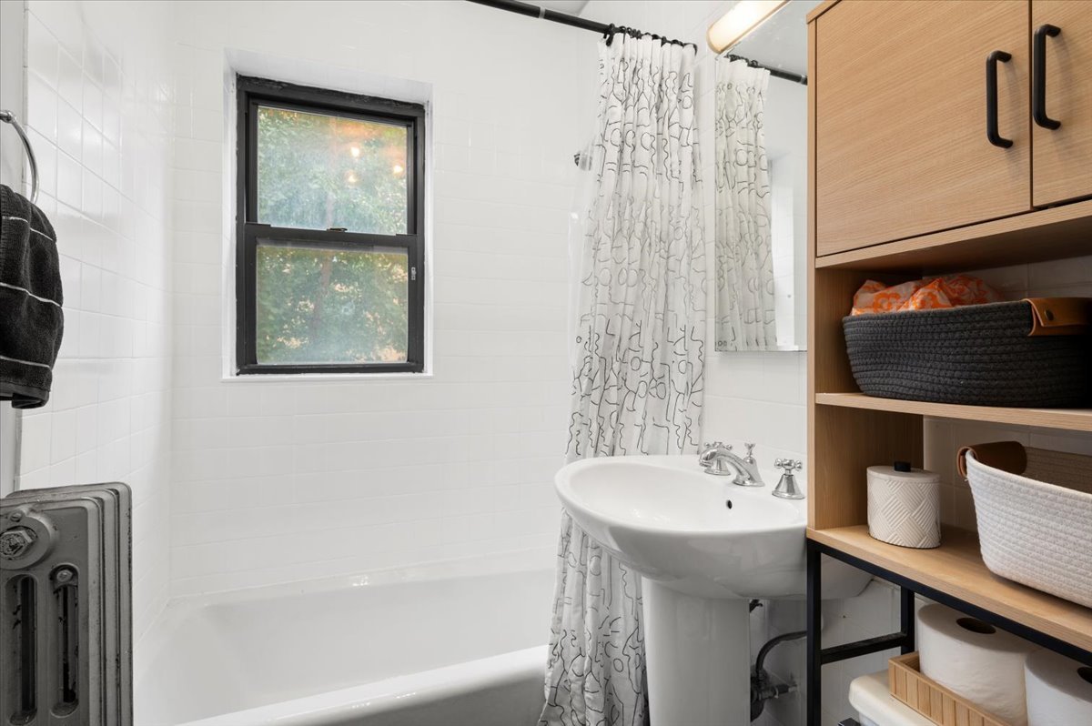 2842 N FRANCISCO Avenue, Unit #1A, Chicago, IL 60618