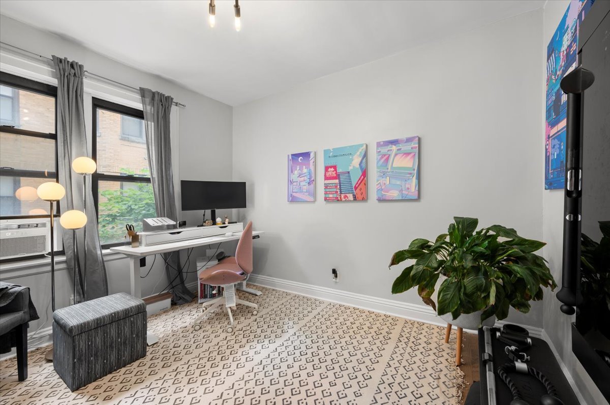 2842 N FRANCISCO Avenue, Unit #1A, Chicago, IL 60618