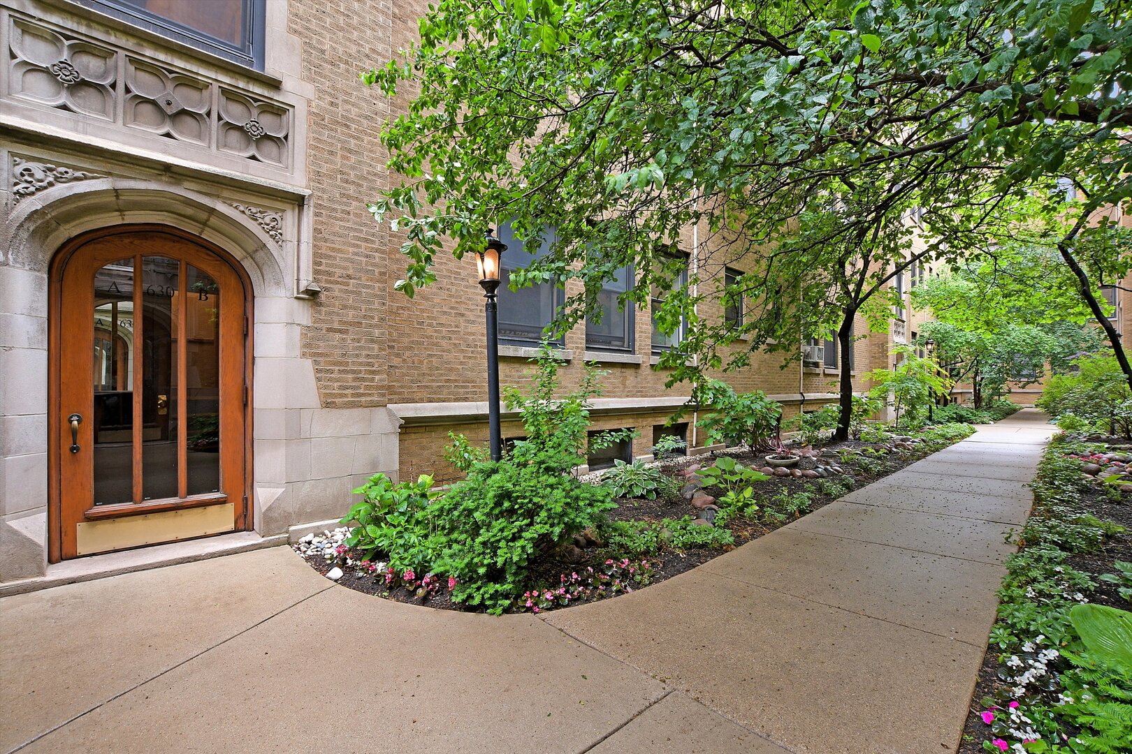 630 W Waveland Avenue, Unit #4A, Chicago, IL 60613