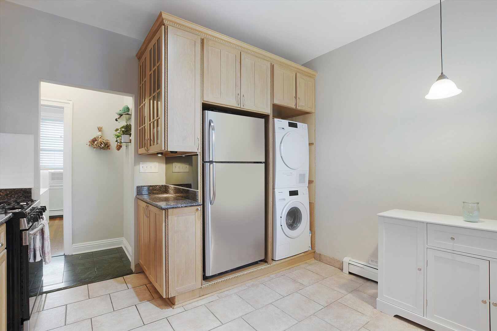 630 W Waveland Avenue, Unit #4A, Chicago, IL 60613