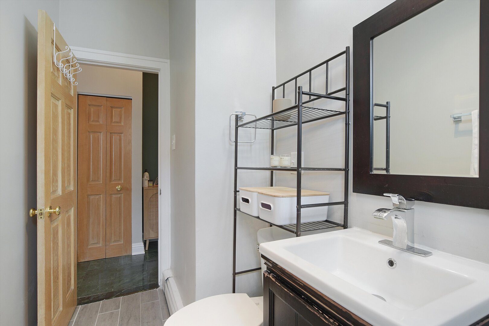 630 W Waveland Avenue, Unit #4A, Chicago, IL 60613