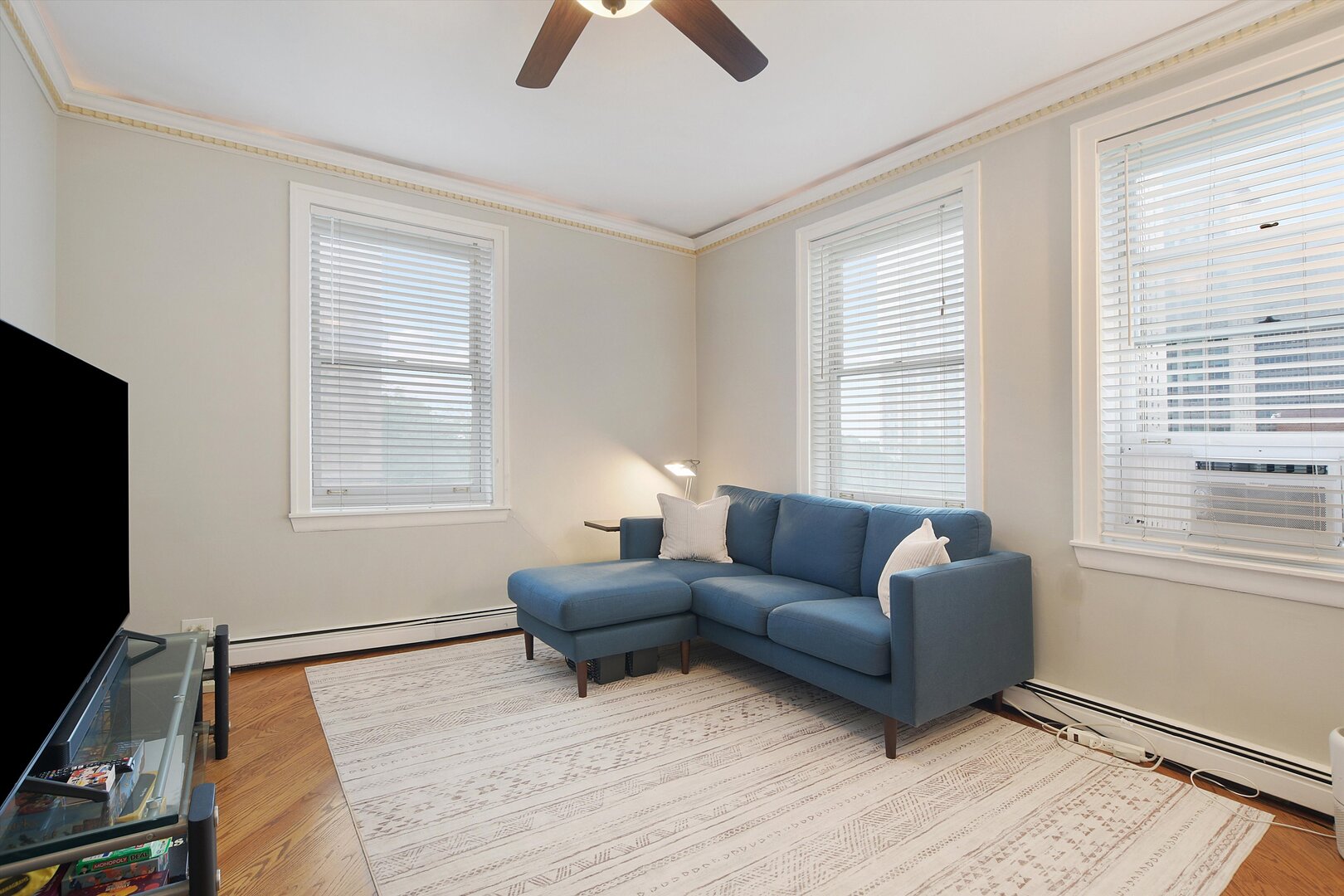 630 W Waveland Avenue, Unit #4A, Chicago, IL 60613