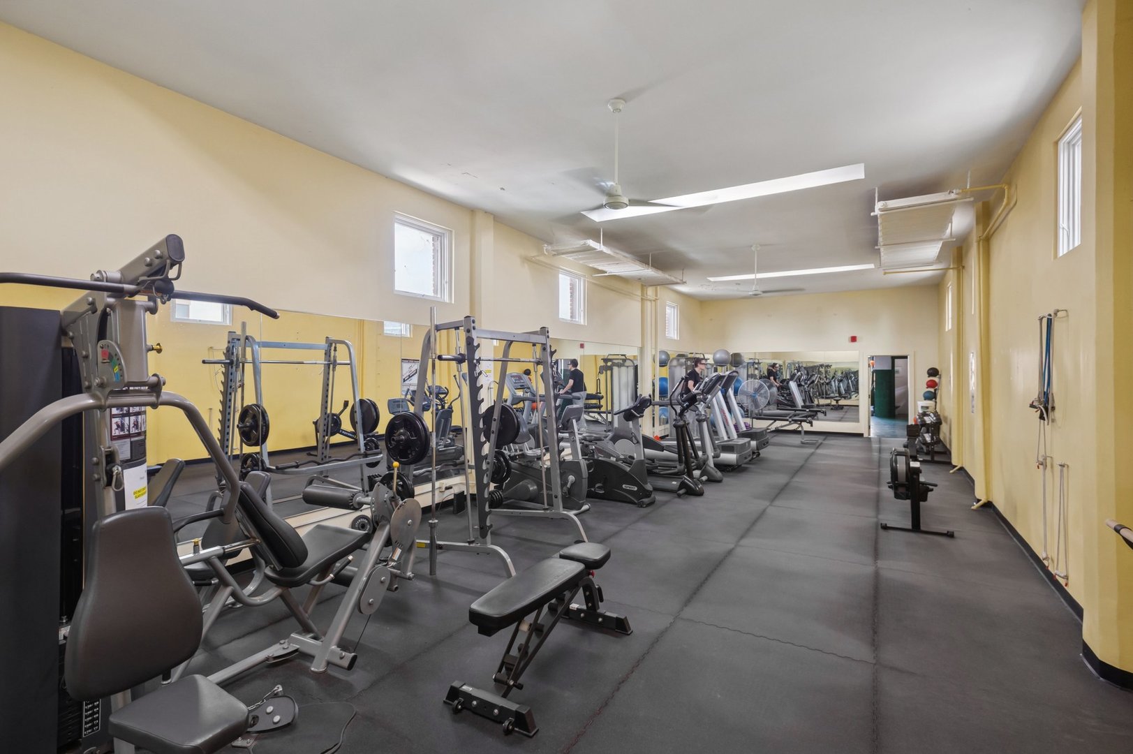 431 W Oakdale Avenue, Unit #14C, Chicago, IL 60657