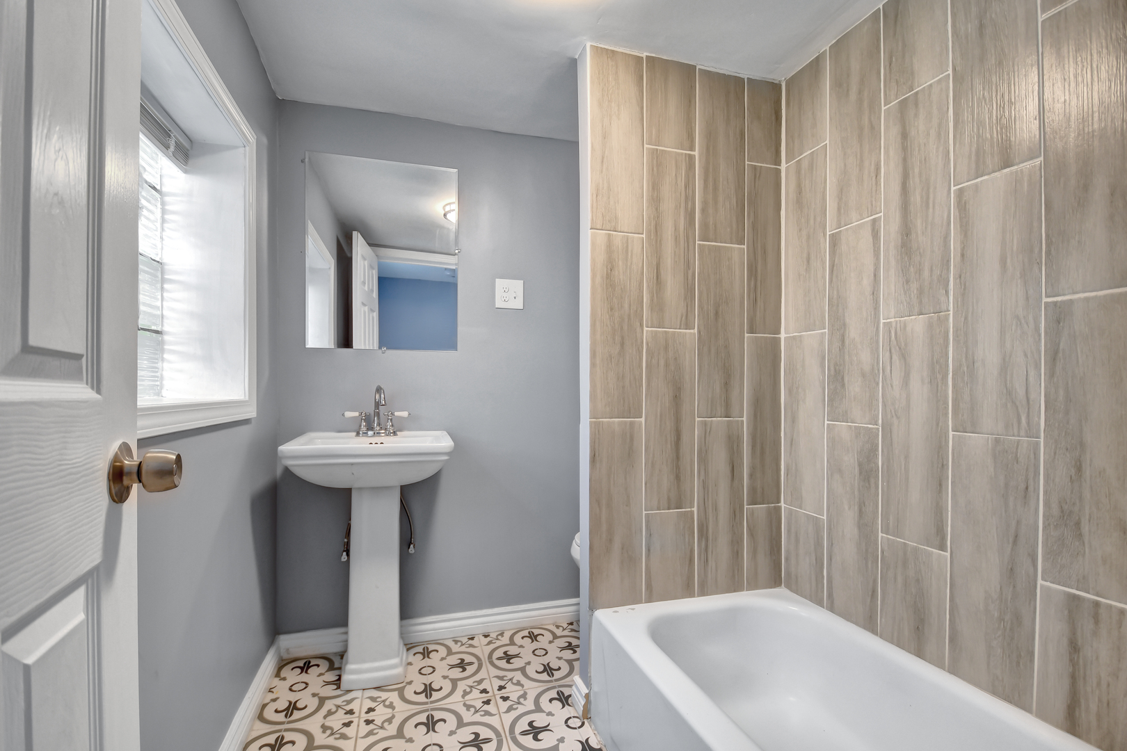 6336 S Saint Lawrence Avenue, Chicago, IL, 60637