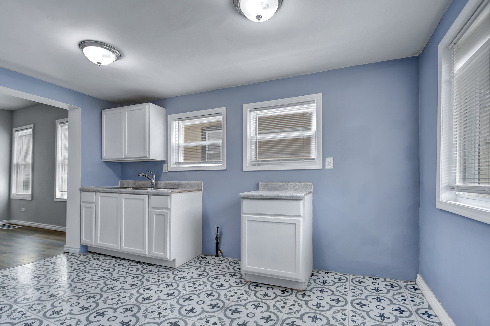 6336 S Saint Lawrence Avenue, Chicago, IL, 60637