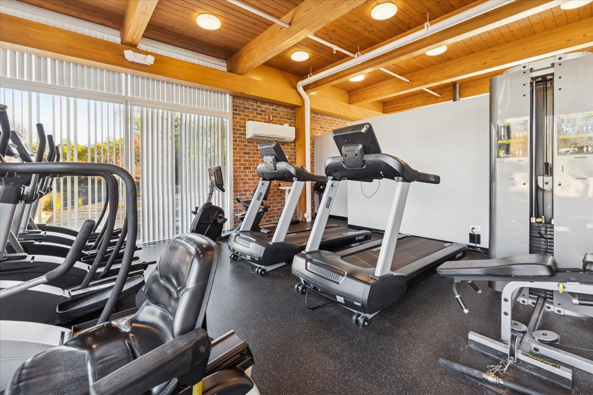 351 Kelburn Road, Unit #312, Deerfield, IL 60015