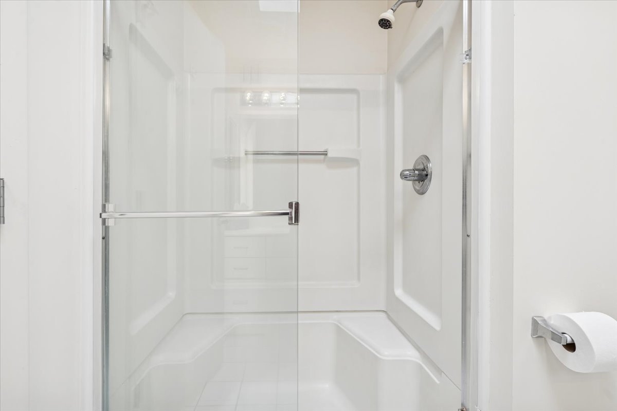 351 Kelburn Road, Unit #312, Deerfield, IL 60015