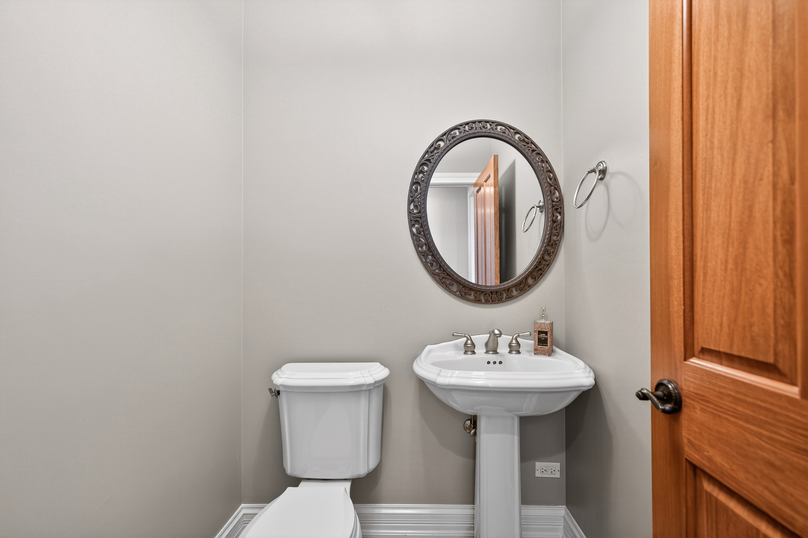 122 N 11th Avenue, St. Charles, IL, 60174