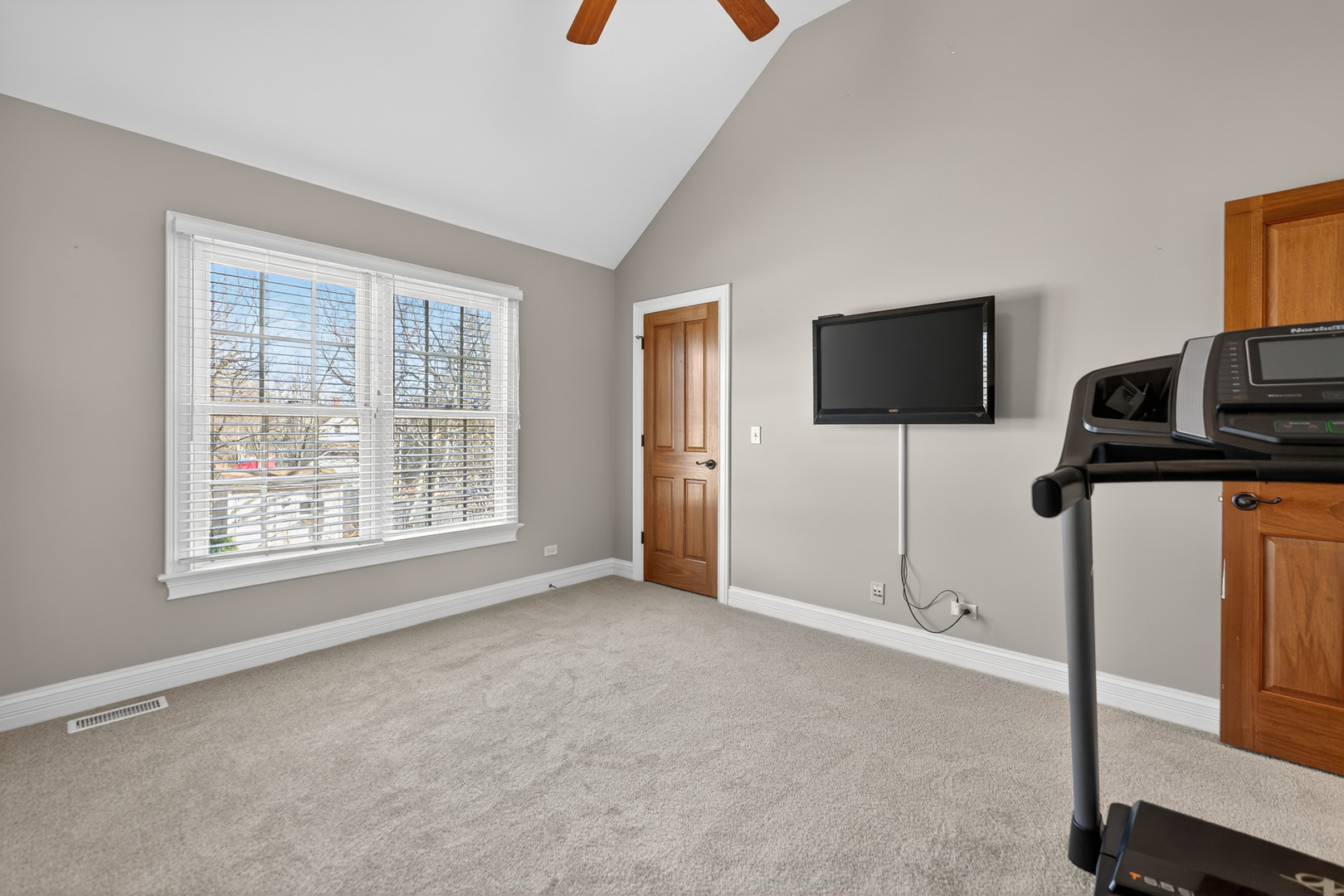 122 N 11th Avenue, St. Charles, IL, 60174