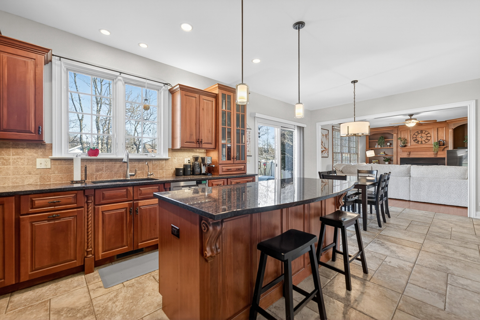 122 N 11th Avenue, St. Charles, IL, 60174