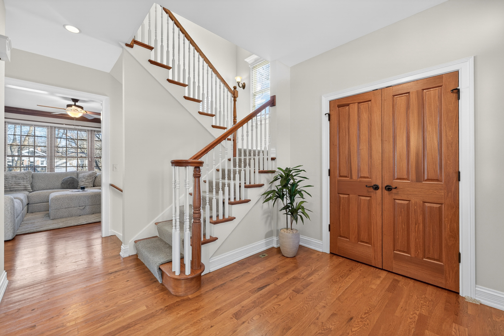 122 N 11th Avenue, St. Charles, IL, 60174