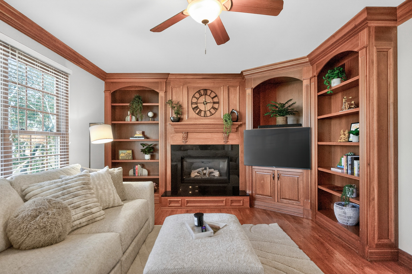 122 N 11th Avenue, St. Charles, IL, 60174