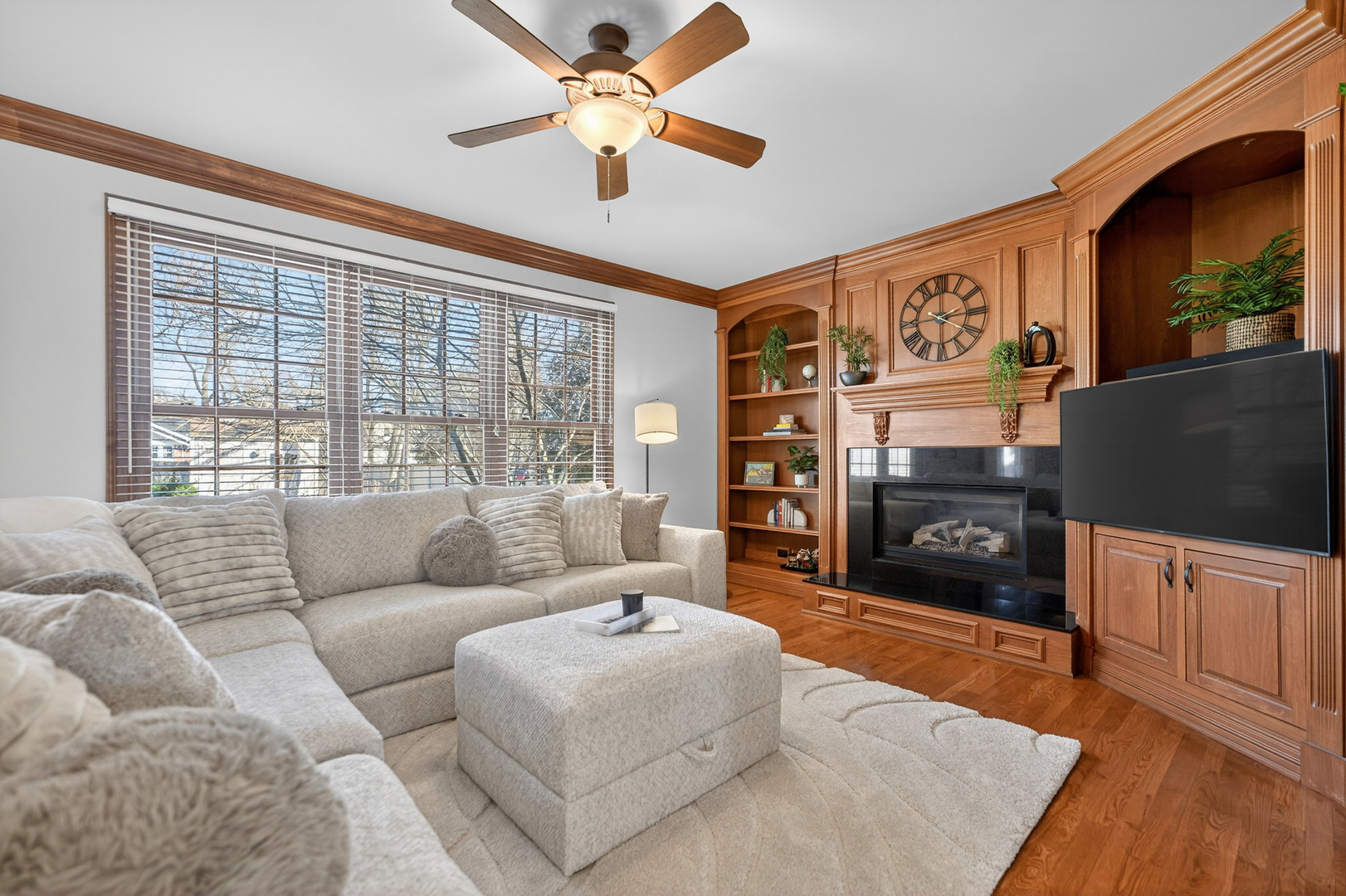 122 N 11th Avenue, St. Charles, IL, 60174