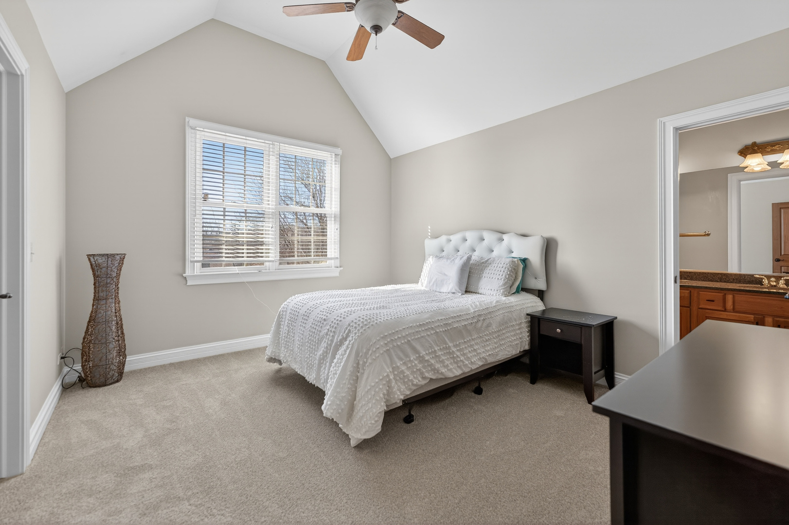 122 N 11th Avenue, St. Charles, IL, 60174