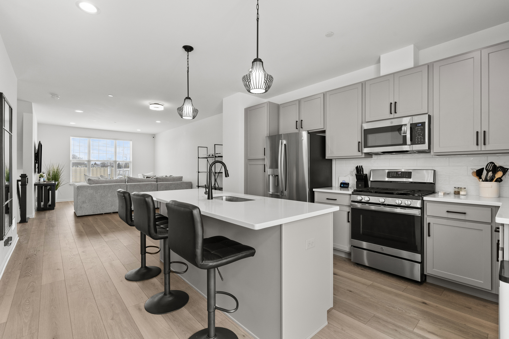 30W158 Wheeler Circle, Warrenville, IL, 60563