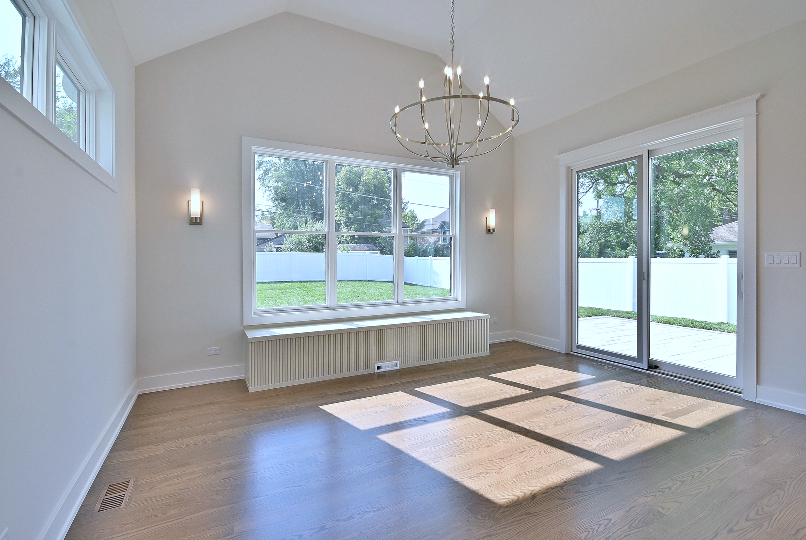 594 W Comstock Avenue, Elmhurst, IL, 60126