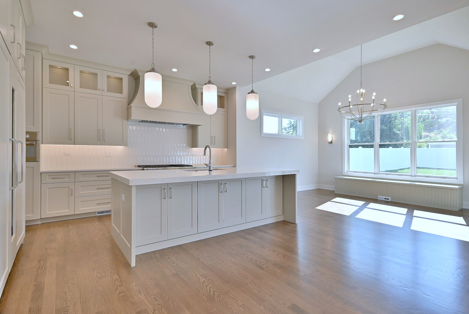 594 W Comstock Avenue, Elmhurst, IL, 60126