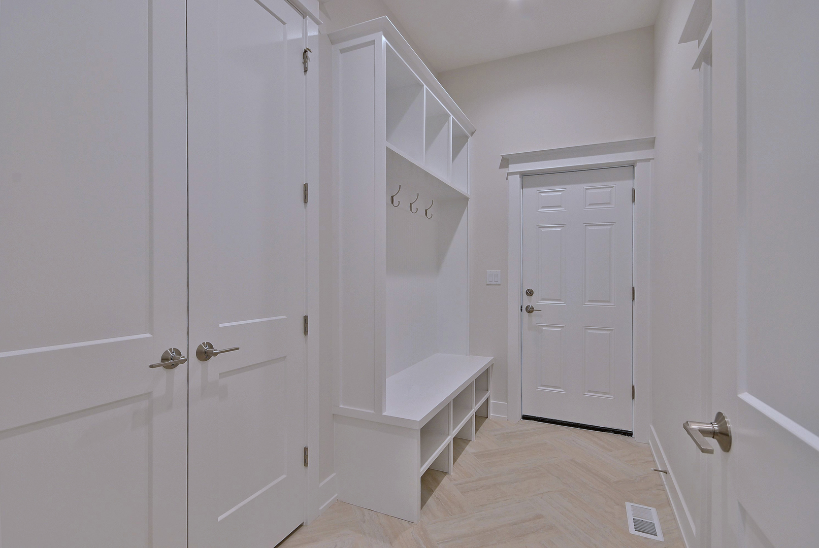 594 W Comstock Avenue, Elmhurst, IL, 60126