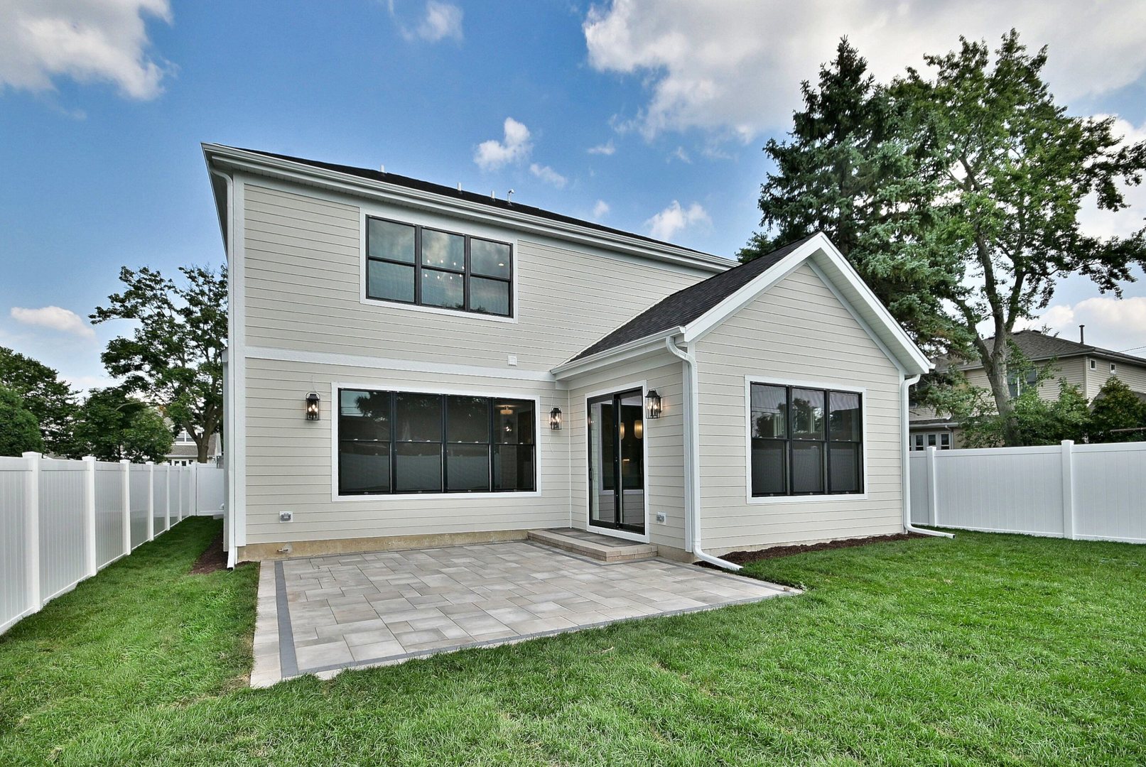 594 W Comstock Avenue, Elmhurst, IL, 60126