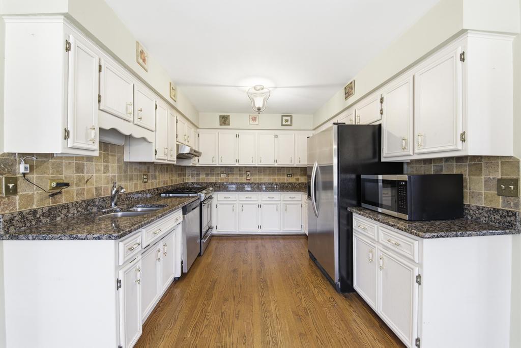 313 N Dee Road, Park Ridge, IL, 60068