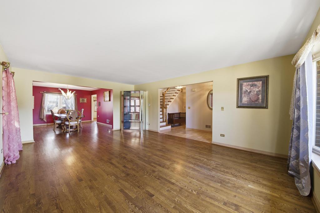 313 N Dee Road, Park Ridge, IL, 60068