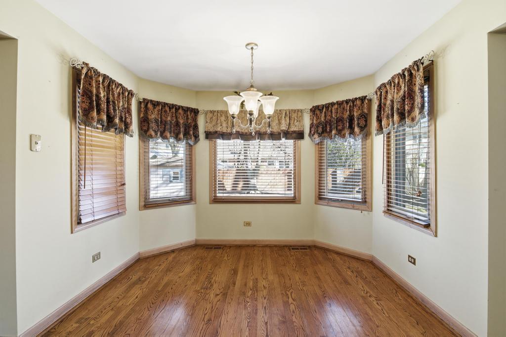 313 N Dee Road, Park Ridge, IL, 60068