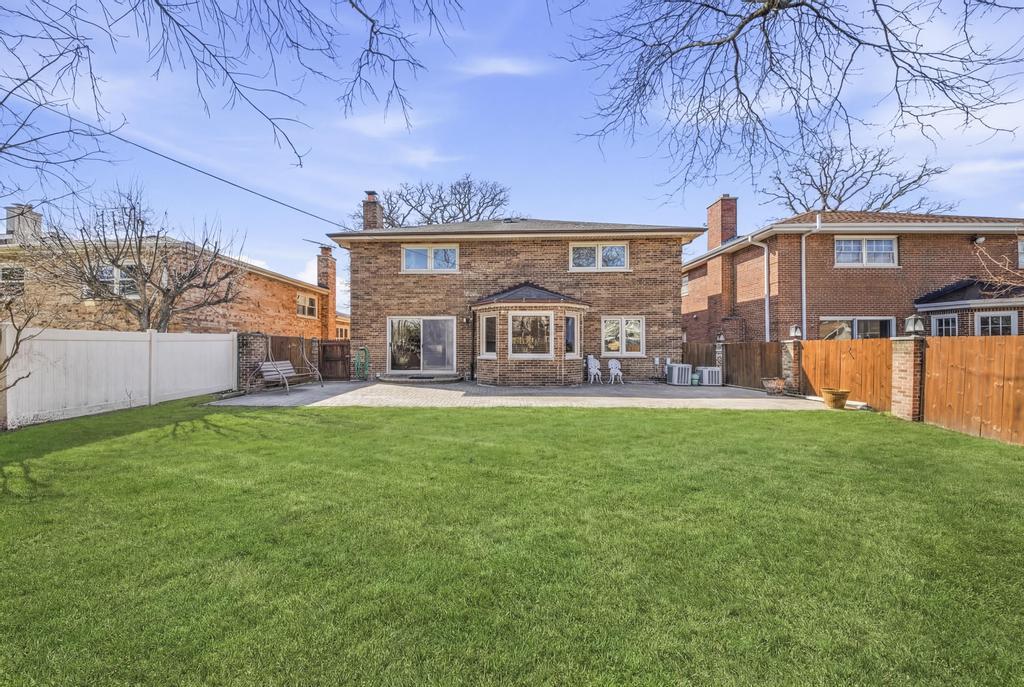 313 N Dee Road, Park Ridge, IL, 60068