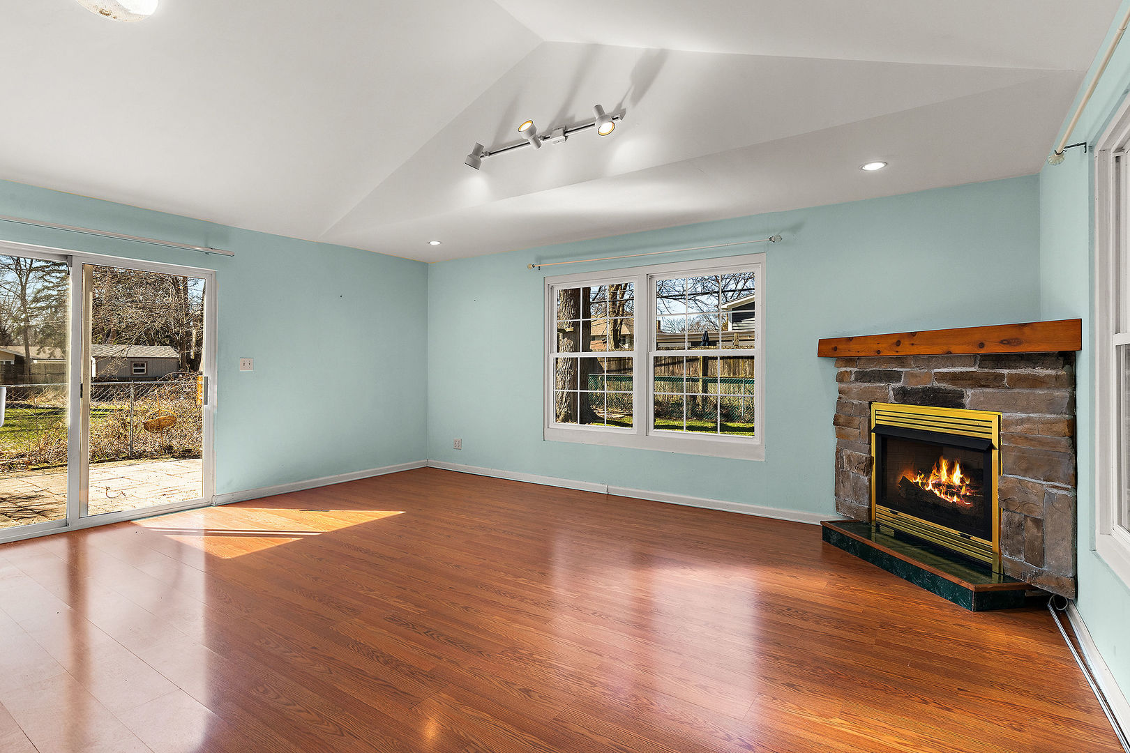 742 Pine Street, Deerfield, IL, 60015