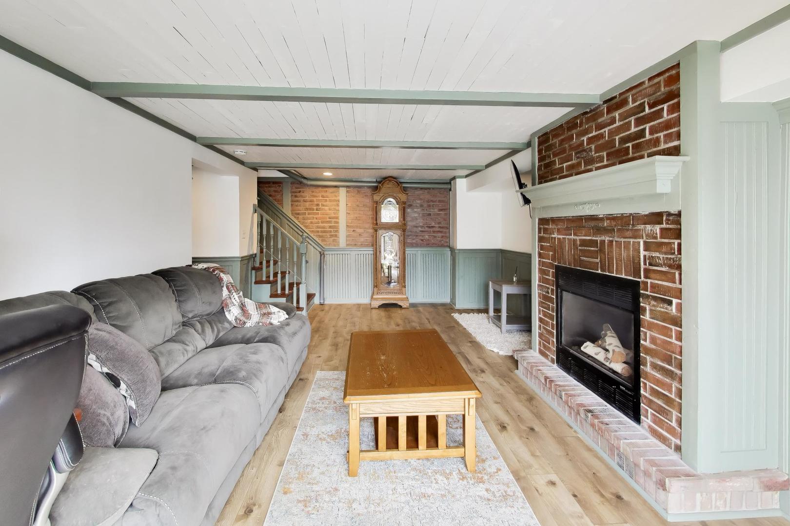 5083 Chambers Drive, Hoffman Estates, IL, 60010