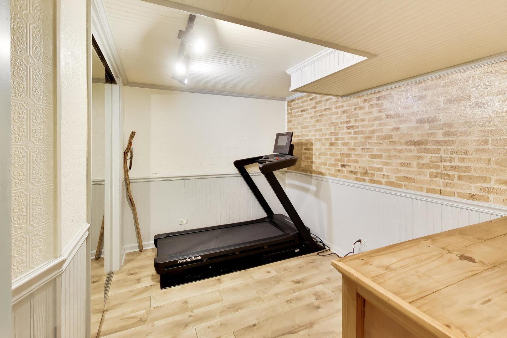 5083 Chambers Drive, Hoffman Estates, IL, 60010