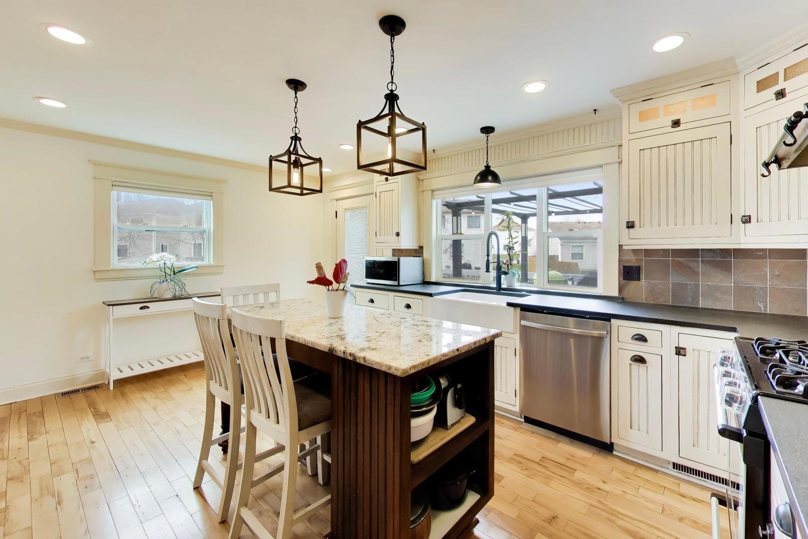 5083 Chambers Drive, Hoffman Estates, IL, 60010