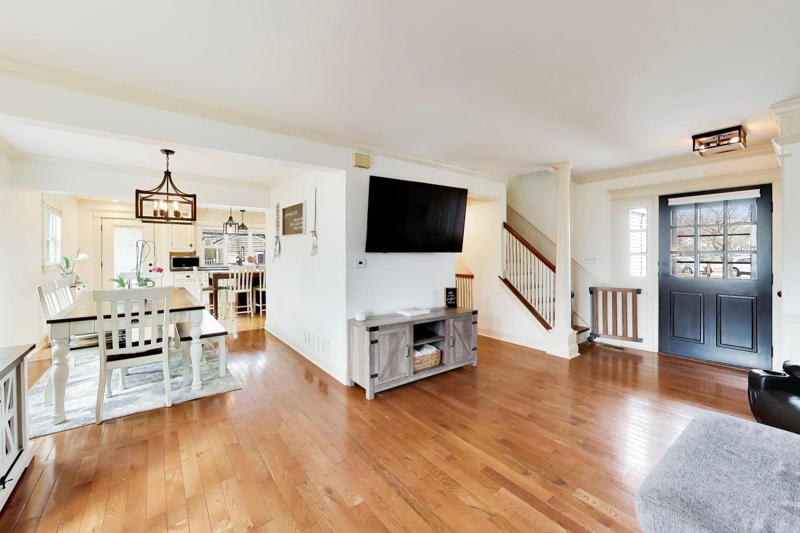 5083 Chambers Drive, Hoffman Estates, IL, 60010