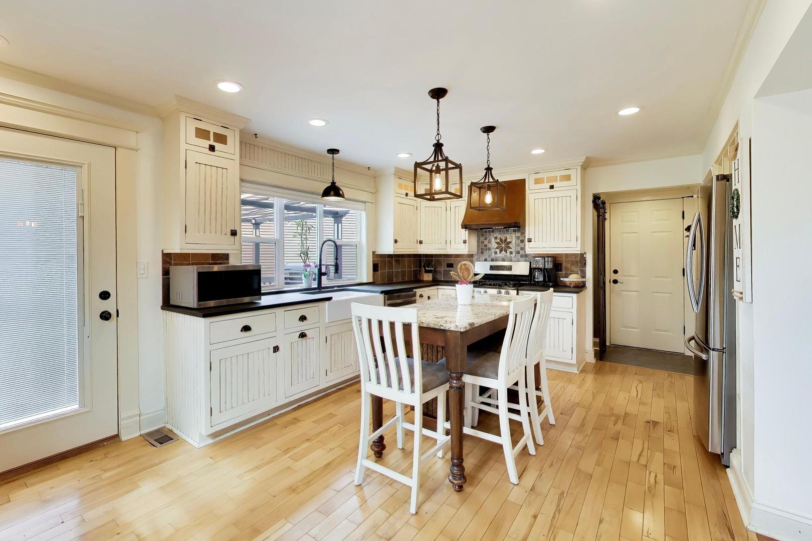 5083 Chambers Drive, Hoffman Estates, IL, 60010