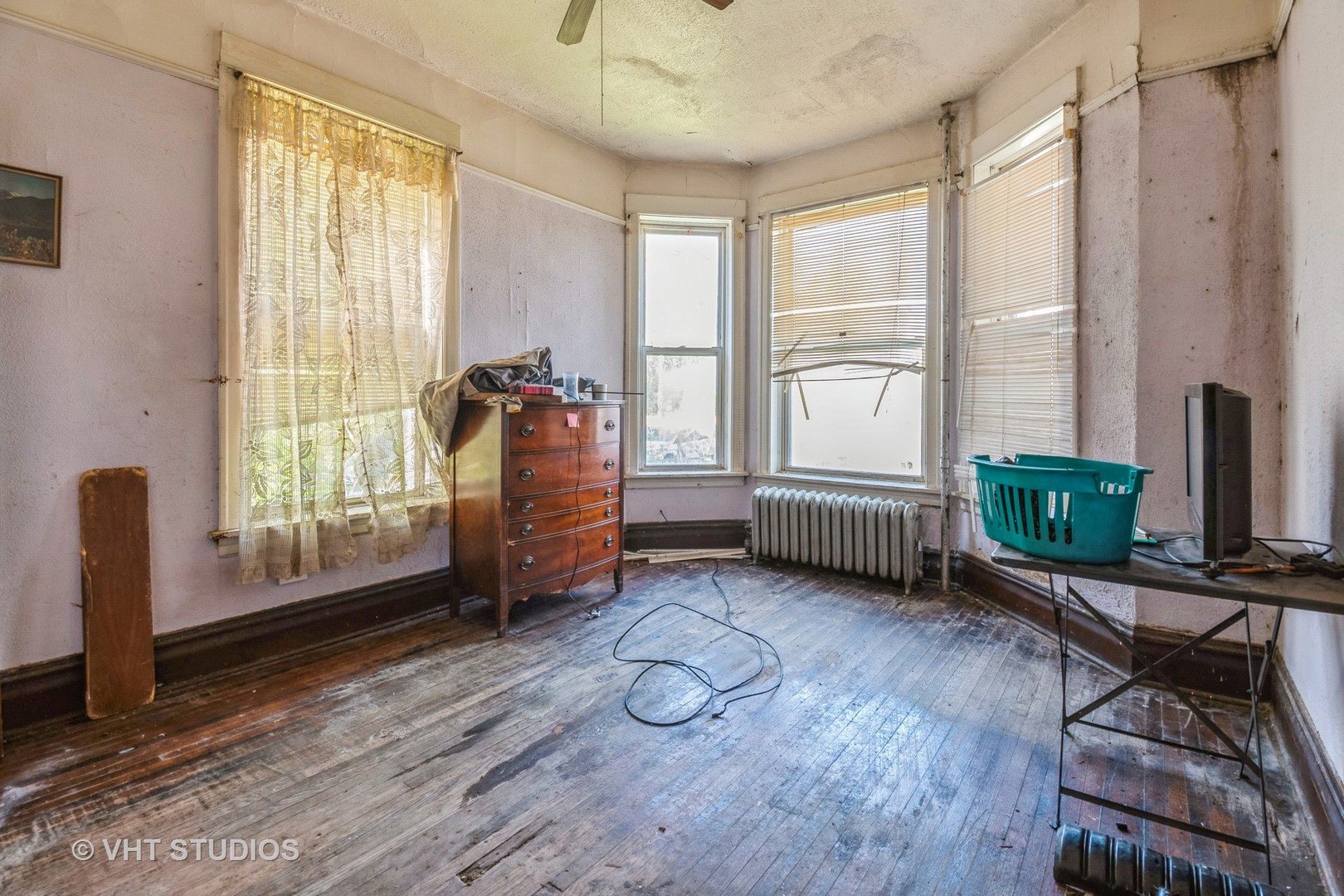 7206 S Champlain Avenue, Chicago, IL, 60619