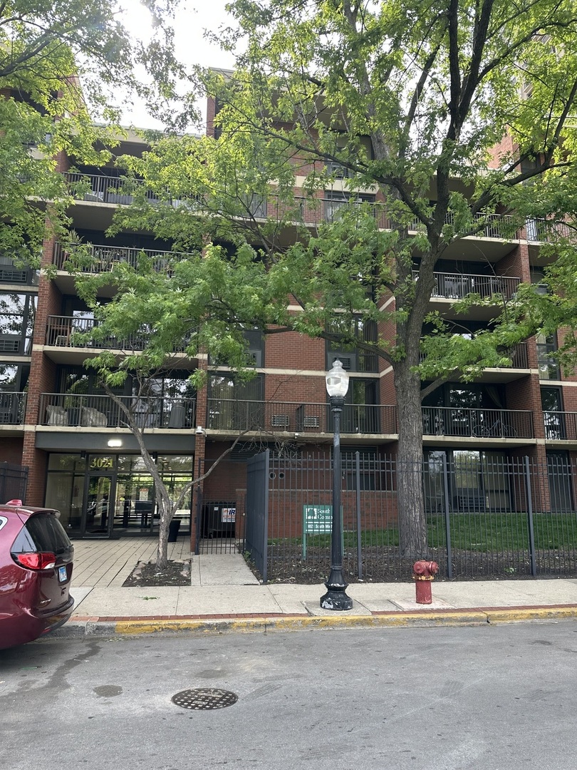 3021-s-michigan-ave-311-chicago-il-60616/hzid_f9fd2dbf