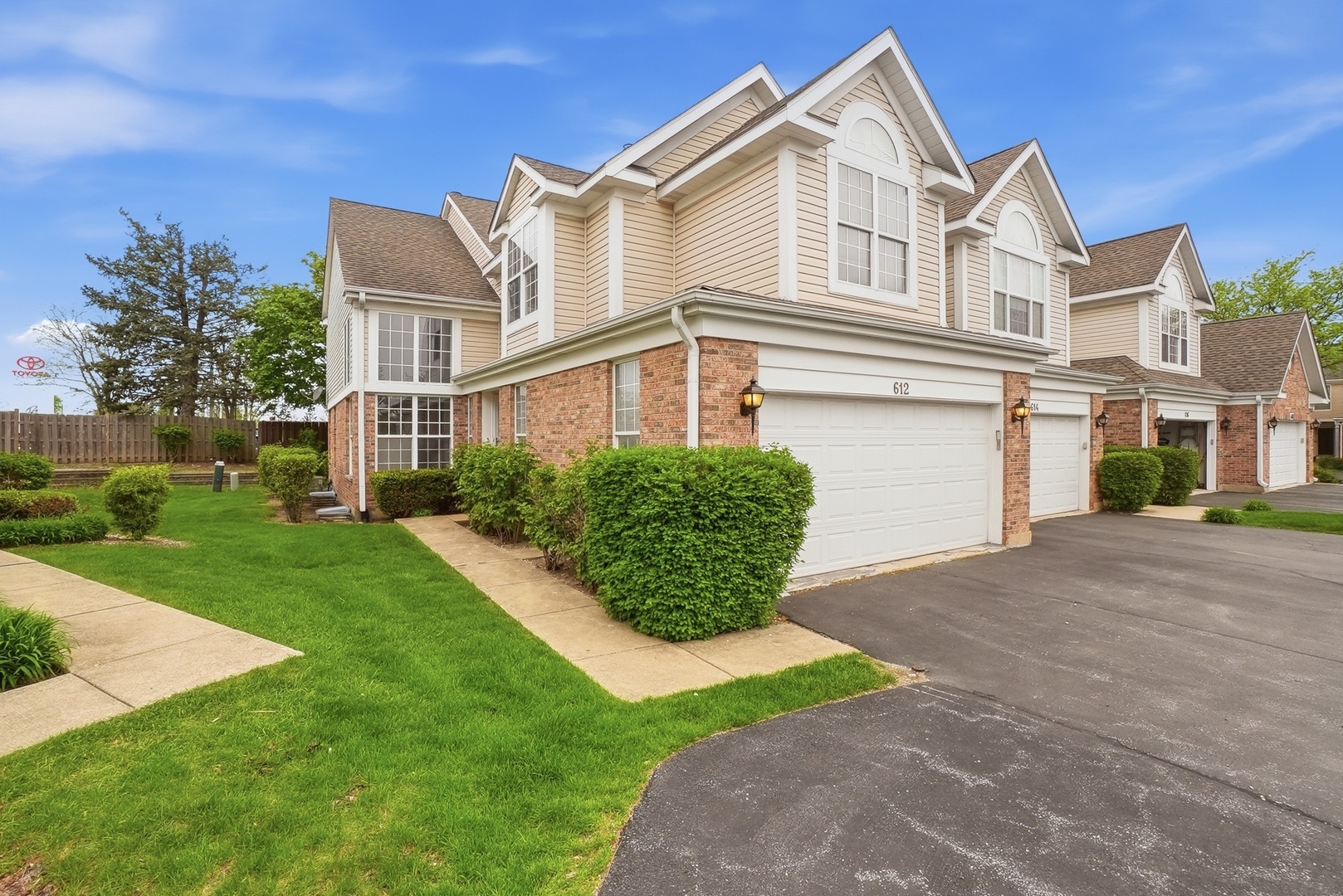 612 Citadel Drive, Westmont, IL