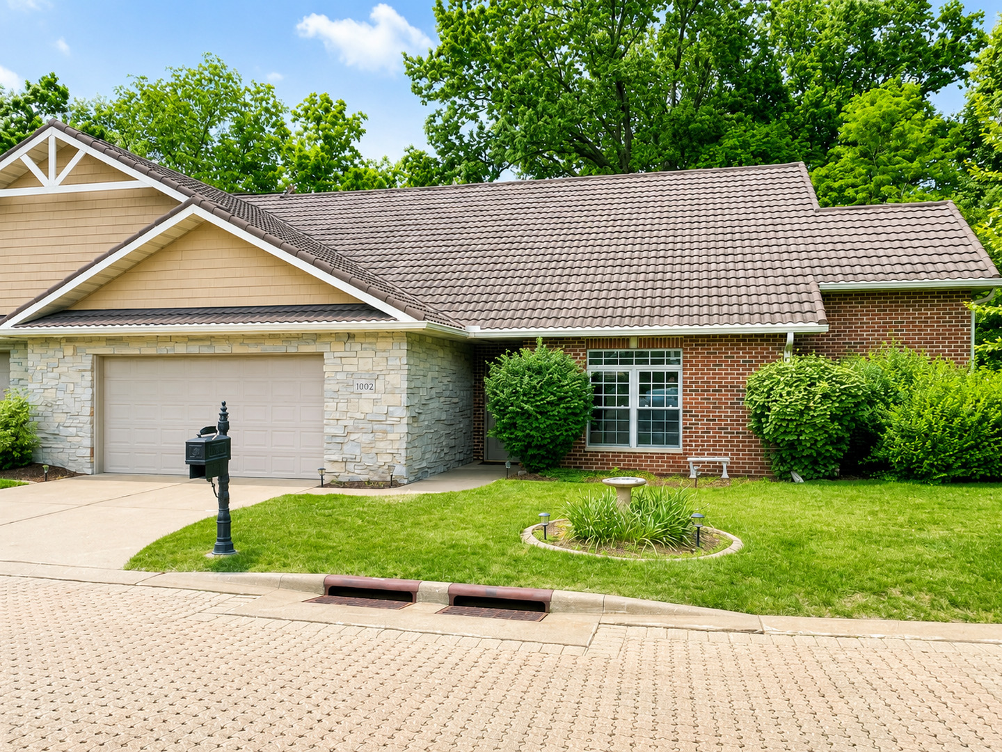 1002-2nd-street-ct-na-moline-il-61265/hzid_b00fbe80