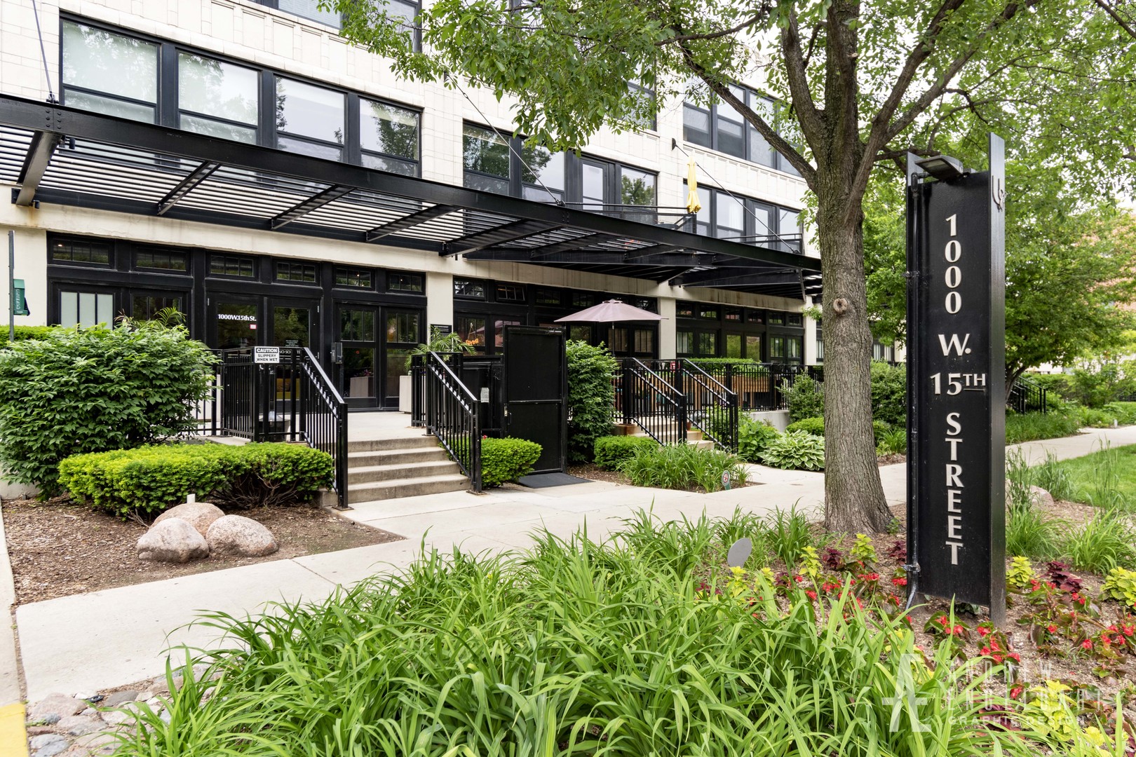 1000-w-15th-st-232-chicago-il-60608/hzid_6b100b8c