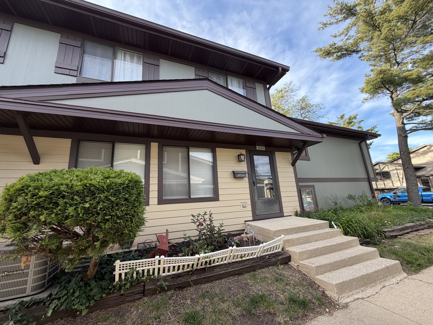 6254-kit-carson-dr-6254-hanover-park-il-60133/hzid_4200d1e5