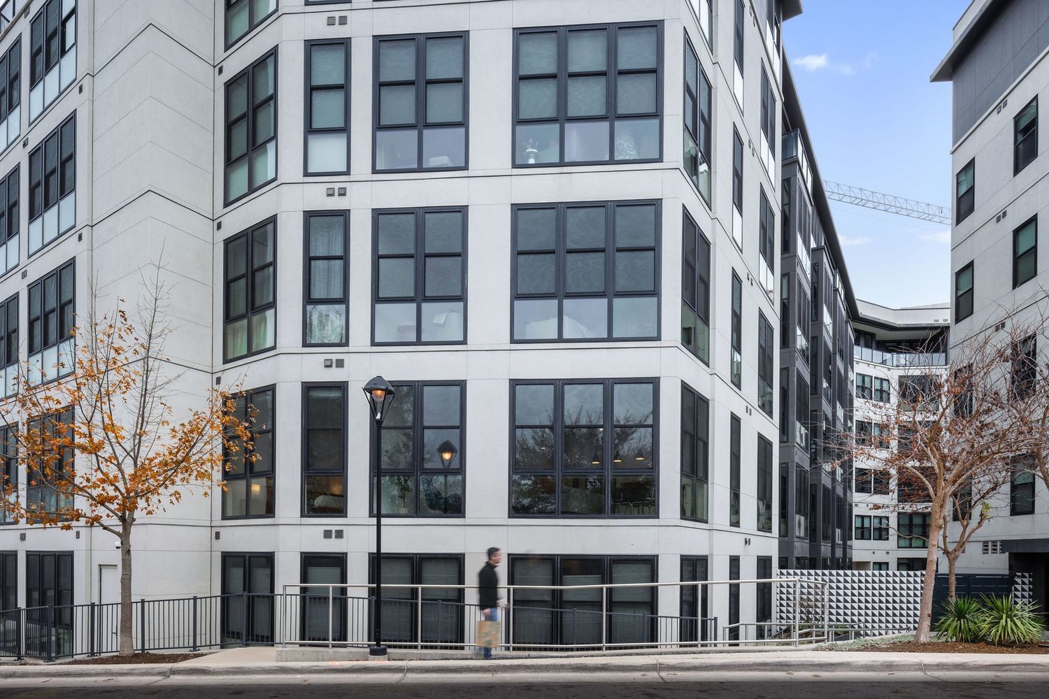 800-embassy-dr-236-austin-tx-78702/hzid_9db8b100