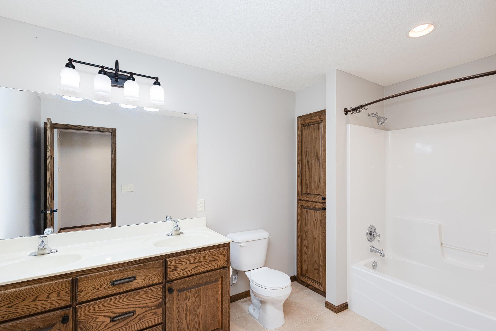 2nd level full bath