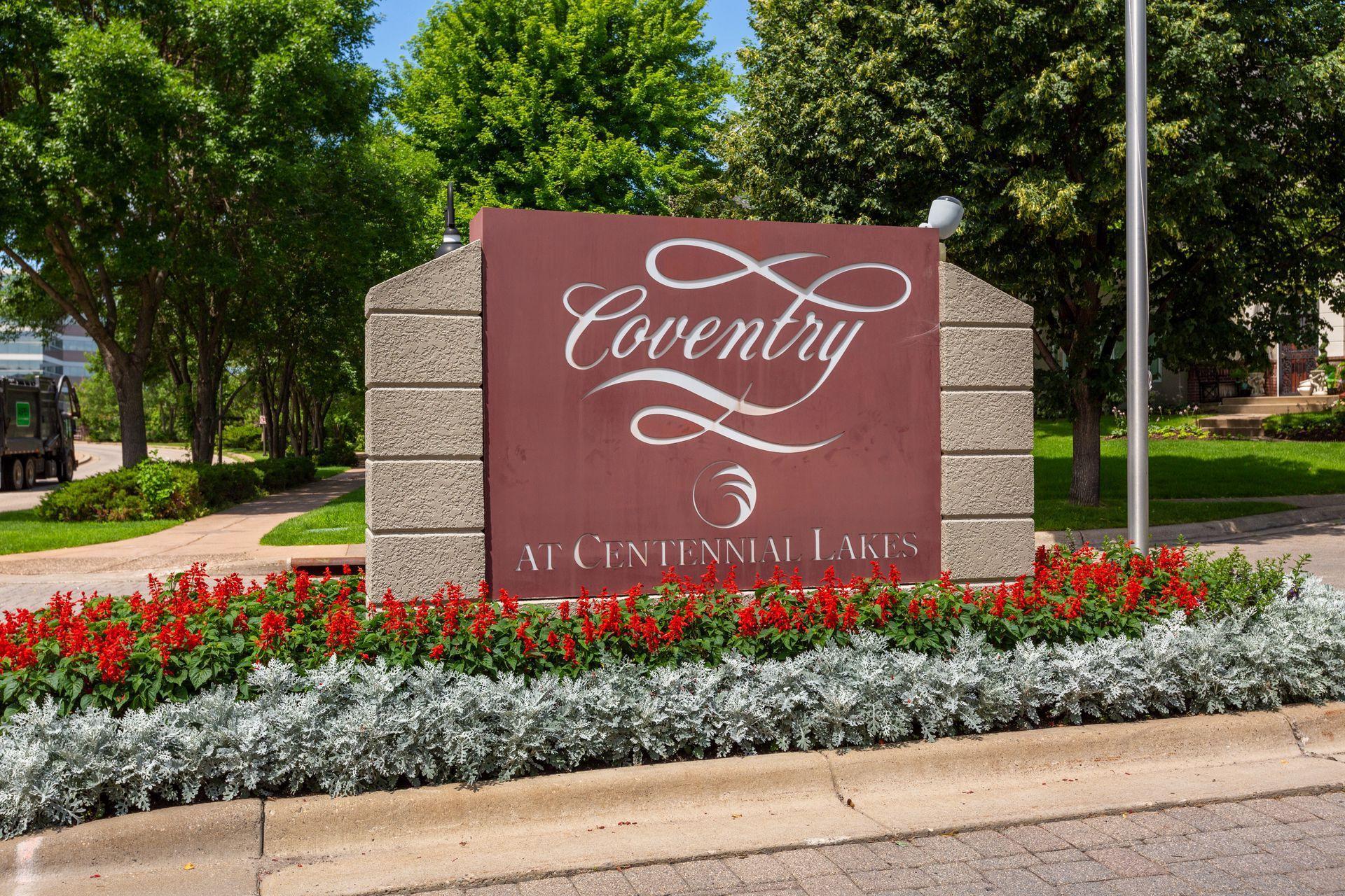 311 Coventry Lane, Edina, MN 55435 Listing Photo  3