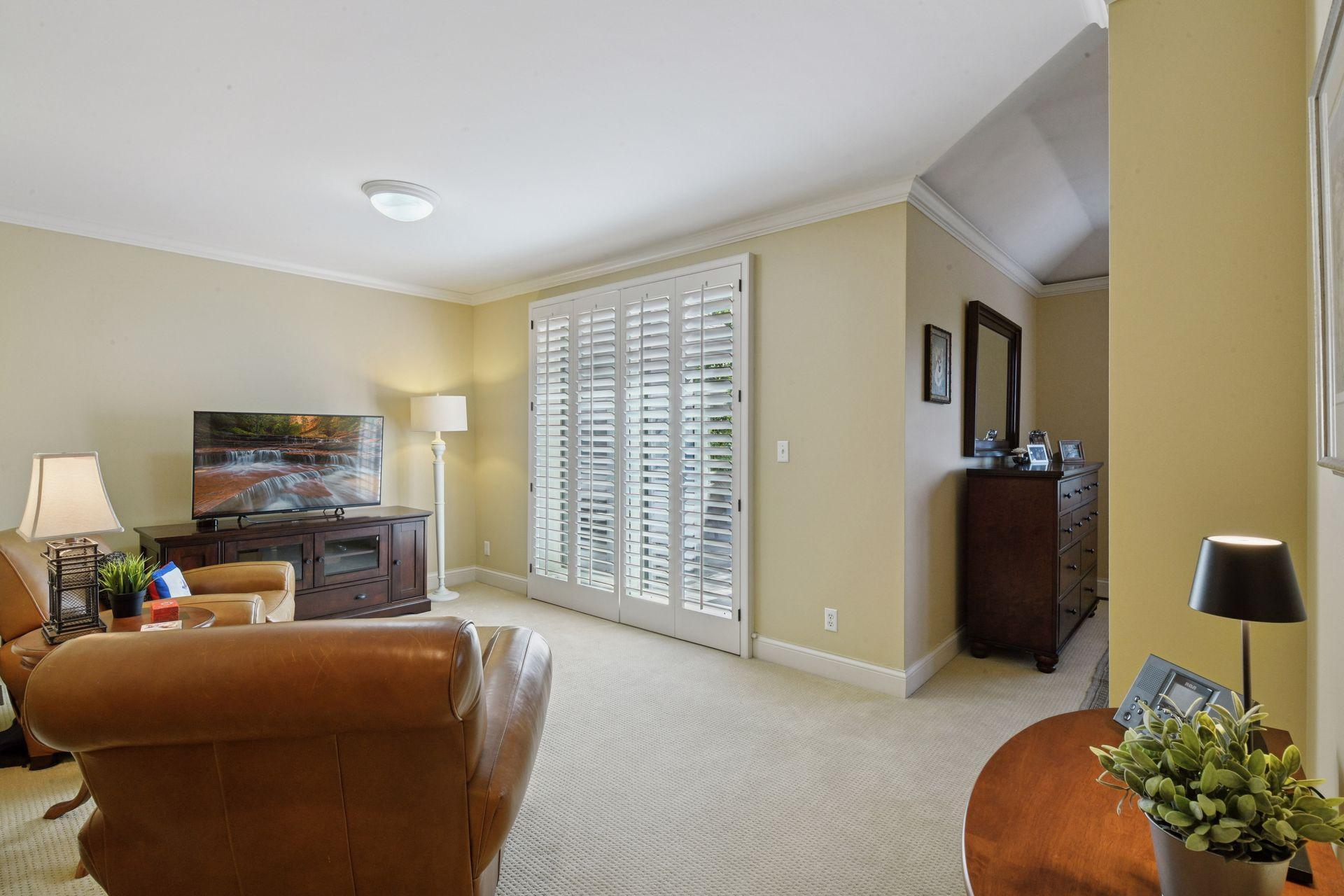 296 Grace Pointe Court, Wayzata, MN, 55391