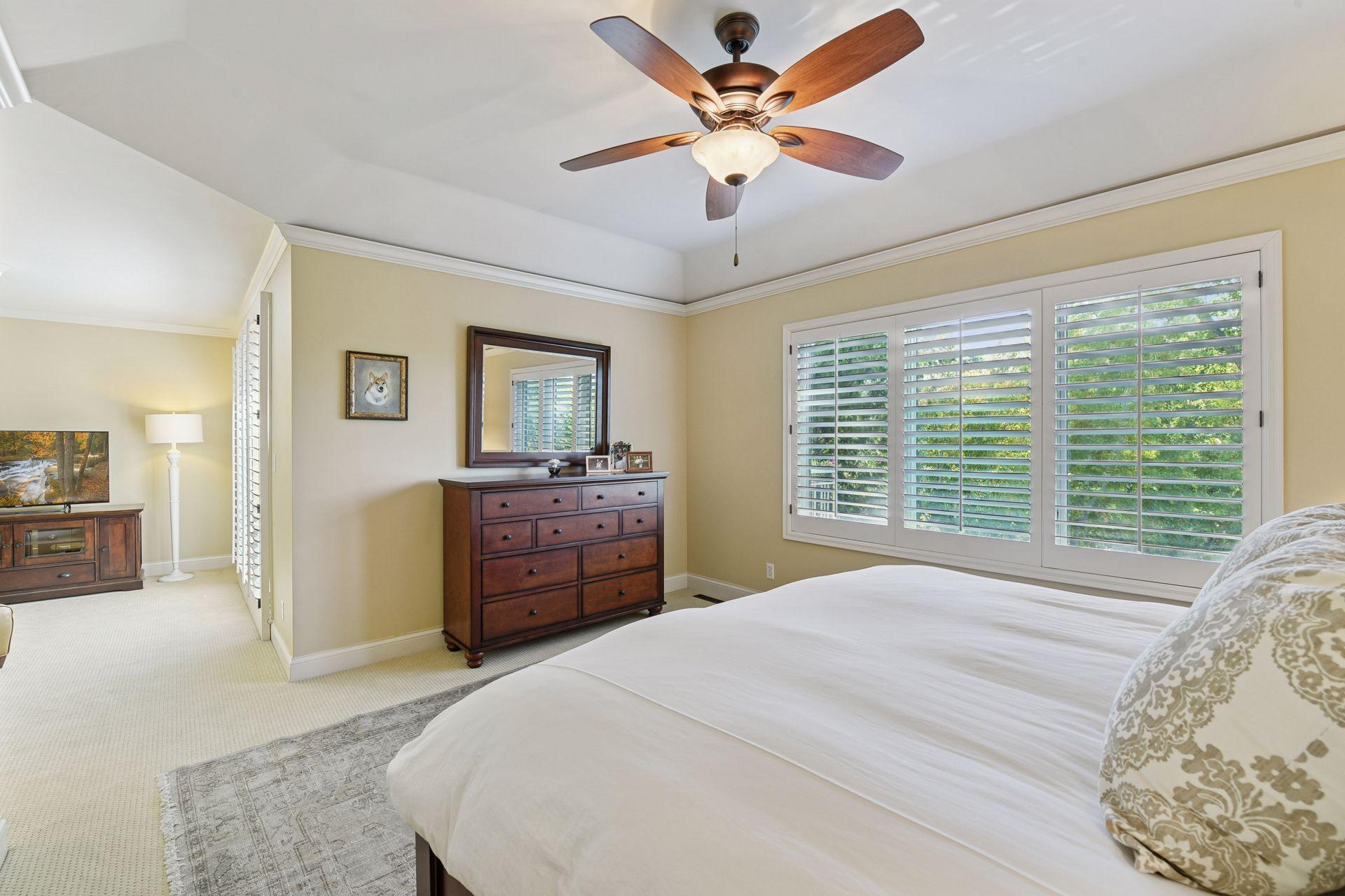 296 Grace Pointe Court, Wayzata, MN, 55391