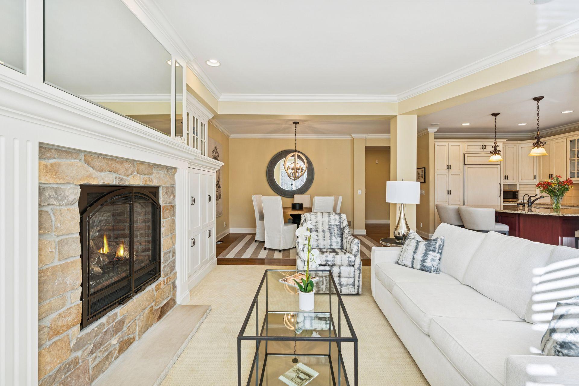 296 Grace Pointe Court, Wayzata, MN, 55391