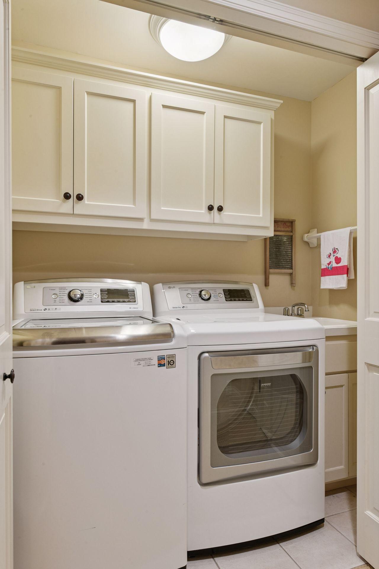 296 Grace Pointe Court, Wayzata, MN, 55391