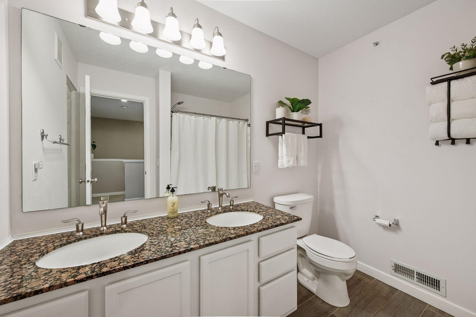 588 Willoughby Way W, Minnetonka, MN, 55305