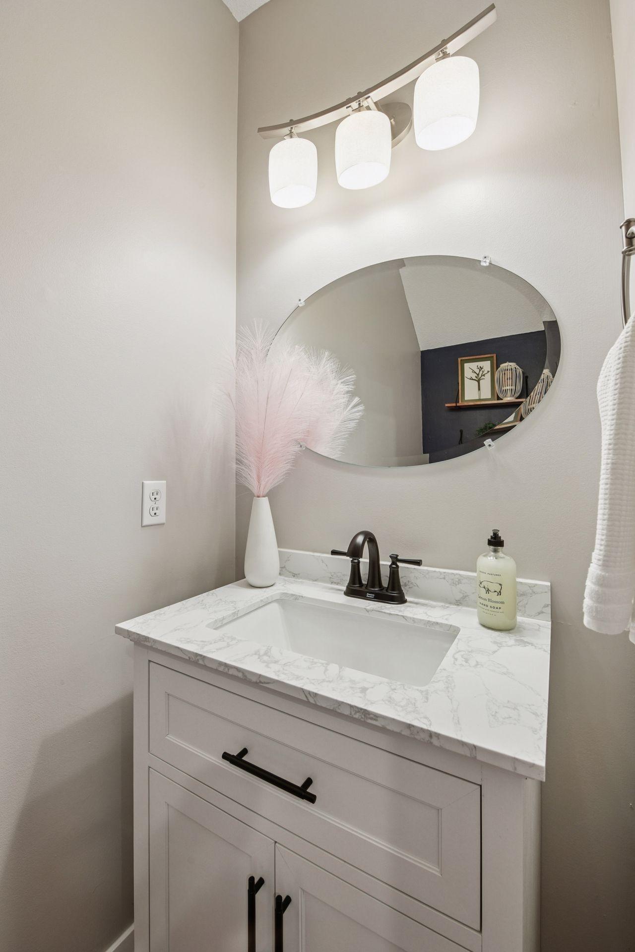 588 Willoughby Way W, Minnetonka, MN, 55305