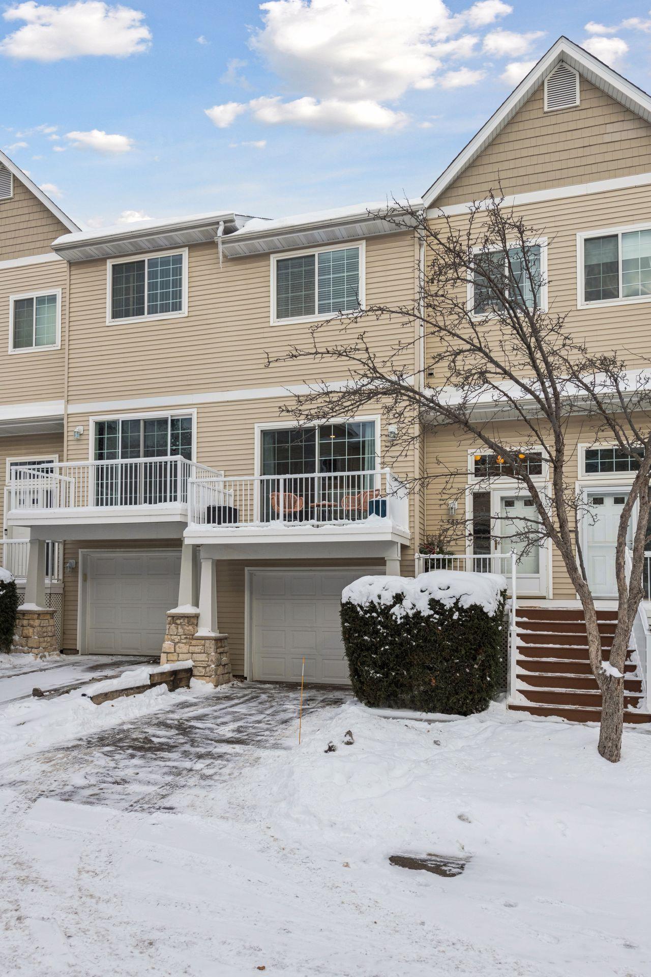 588 Willoughby Way W, Minnetonka, MN, 55305