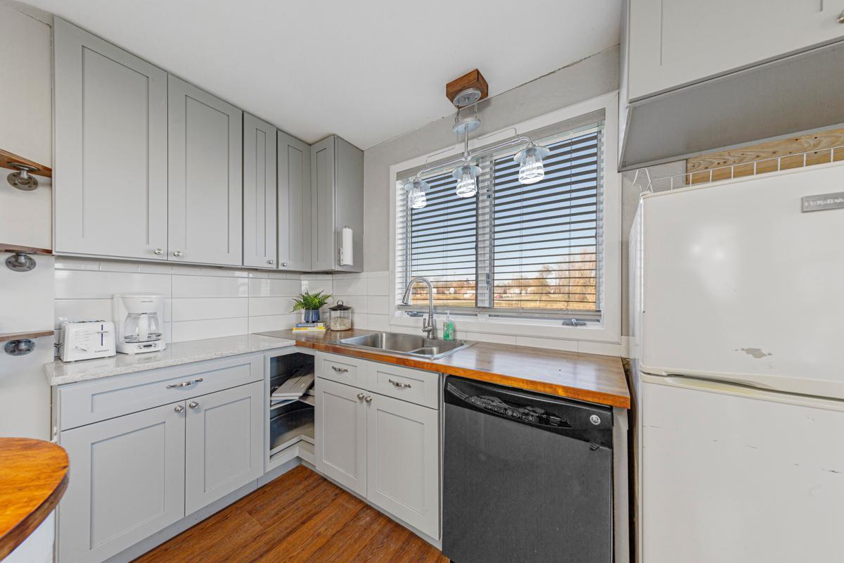 55570 State Highway 56, West Concord, MN, 55985